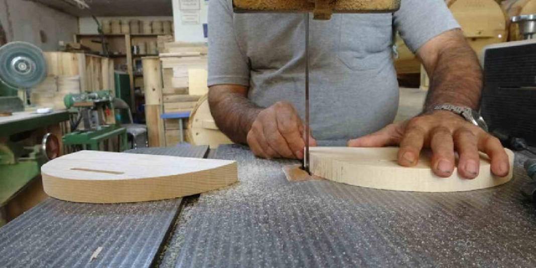 Çam ağacından üretiyor tek ve çift kapaklı diye ayrılıyor! Türkiye’nin her yerinden sipariş geliyor: Arıcılıkta verimi artırıyor 4